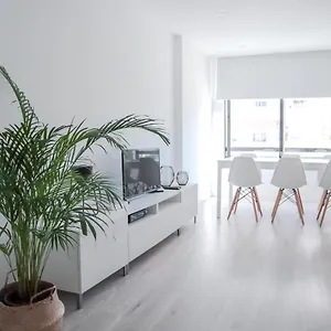Apartment Perfect Summer Beach House, Quarteira